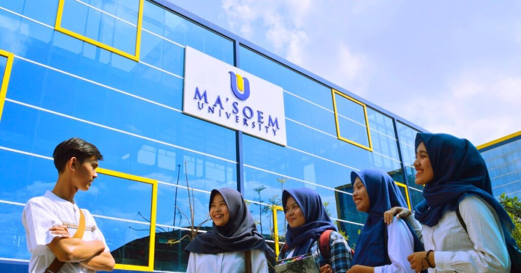 Bisnis Digital Bandung: Kuliah Inovatif di Universitas Ma’soem untuk Menjadi Pengusaha Muda