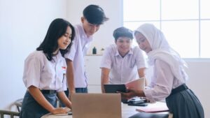 Taklukkan Seleksi SMK Sejak Sekarang: Rahasia Lolos Soal Ujian Perguruan dan Amankan Kursi Impian
