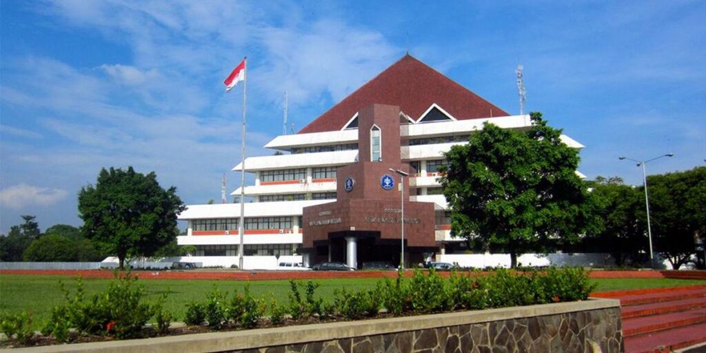 Raih Masa Depan Gemilang di IPB: Panduan Lengkap Sukses Ujian Masuk IPB
