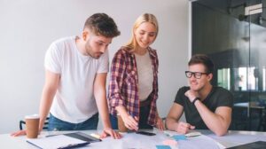 Blogger Review Produk: Kisah Nyata yang Membantu Konsumen Memilih dengan Percaya Diri