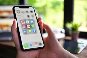 Jasa Komen Sosmed Terbaik untuk Membantu Konten Viral dan Meningkatkan Kepercayaan Audiens